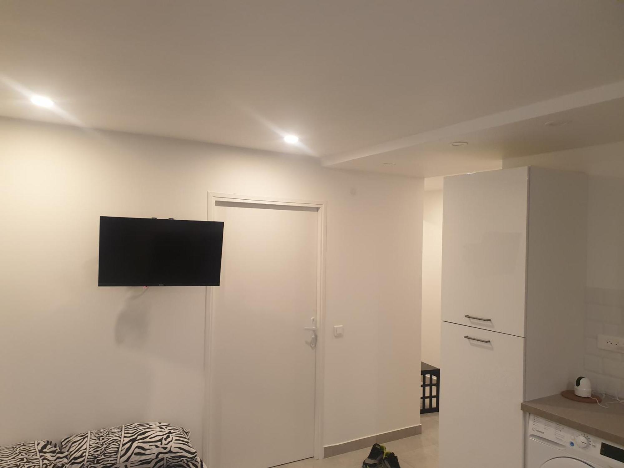 Appartements Renove 2023 Proche Aeroport 5Min, Gare Sncf 2 Min, Tramway Au Pied De L'Immeuble , Parking Possible, Renovated Apartments 2023 Near The Airport 5 Min, Train Station 2 Min, Tram Next To The Building 1 Min, Parking Possible Nice Kamer foto